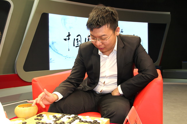 名人战周睿羊中盘击败芈昱廷 时隔10年再获挑战权