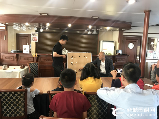 刘小光九段为大家讲柒棋局