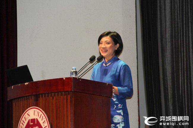深圳大学副教授,女子世界冠军徐莹主持活动