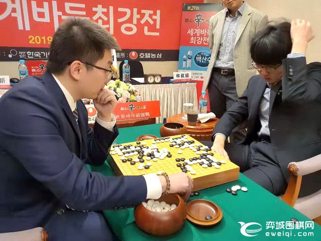 杨鼎新擒申真谞七连胜追平纪录 农心杯日韩只剩主将