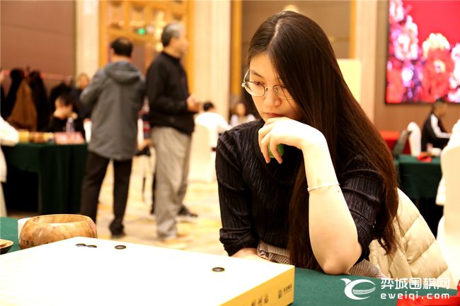 李赫vs陈一鸣 金彩瑛vs潘阳 女子围甲 弈城围棋网