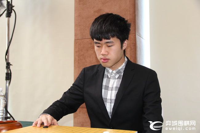 华泰证券江苏队快棋黄云嵩廖元赫 vs 王星昊成都懿锦控股队快棋