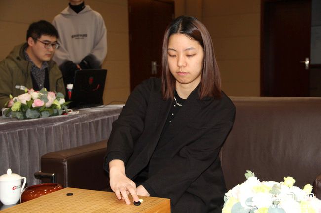 建桥杯三番棋决赛第二局开战 潘阳执黑对阵王爽