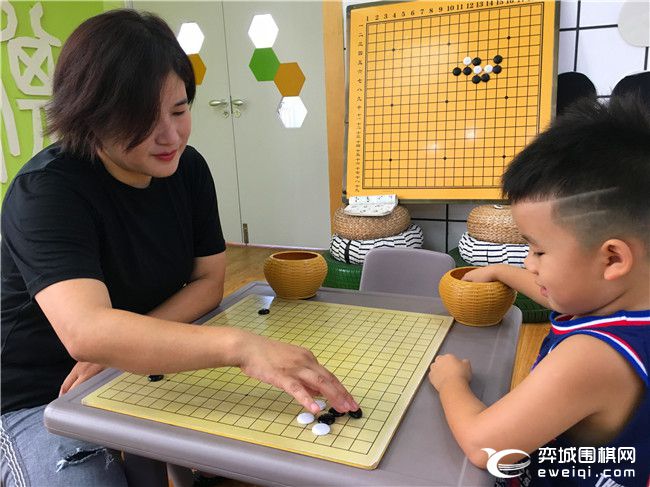 南北围棋女教师擂台赛第十一盘 南北围棋女教师擂台赛第十一盘