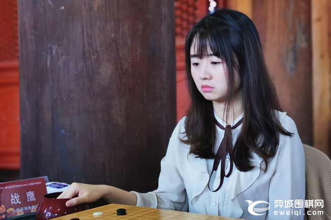 战鹰  