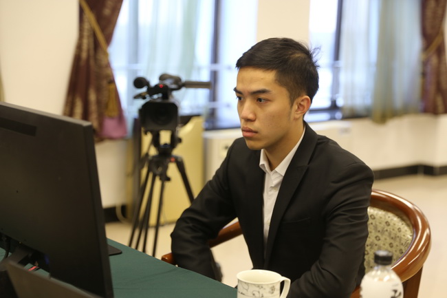 韩国申真谞九段执黑不计点胜中国赵晨宇八段,谢,申二人先拔头筹