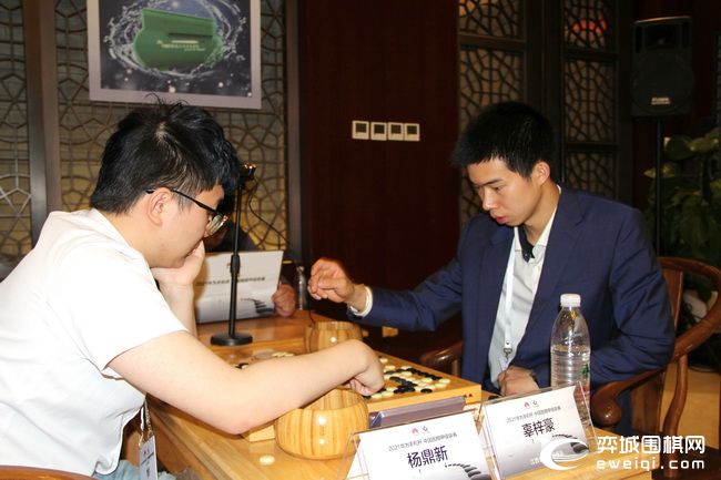主将辜梓豪力克杨鼎新