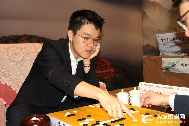 决赛第二局112手屠龙胜时越柯洁2比0蝉联棋圣头衔- 棋圣战- 弈城 决赛第二局112手屠龙胜时越柯洁2比0蝉联棋圣头衔- 棋圣战- 弈城
