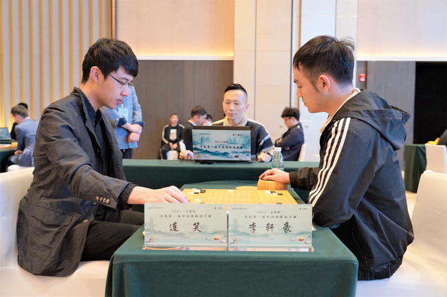 国手赛柯唐大战柯洁胜出辜梓豪杨鼎新一轮游